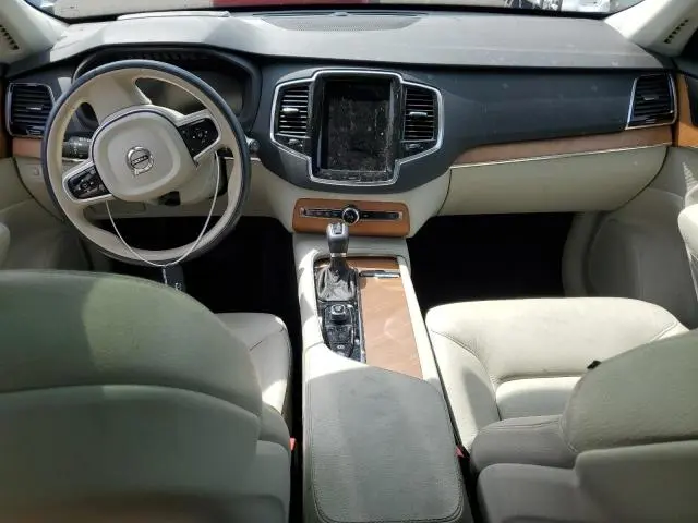 2022 VOLVO XC90 T6 MOMENTUM  