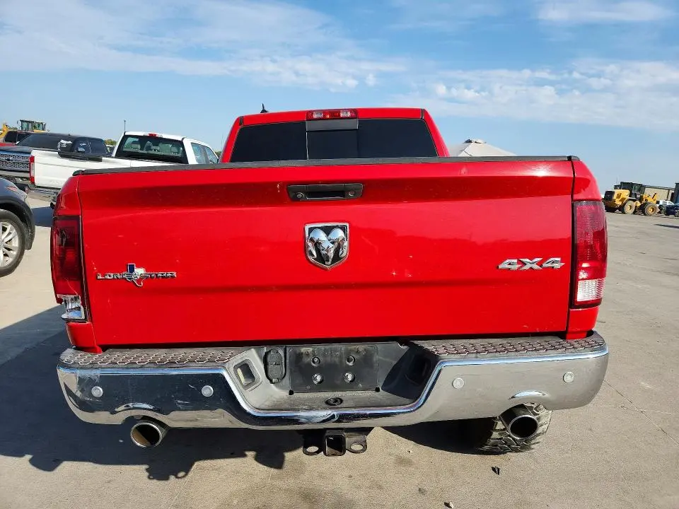 2016 RAM 1500 SLT  