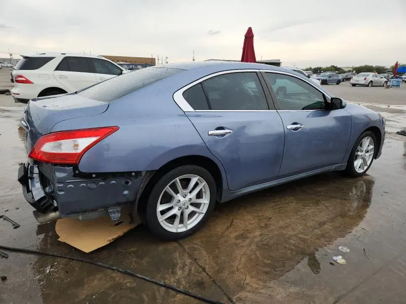 2011 NISSAN MAXIMA S  