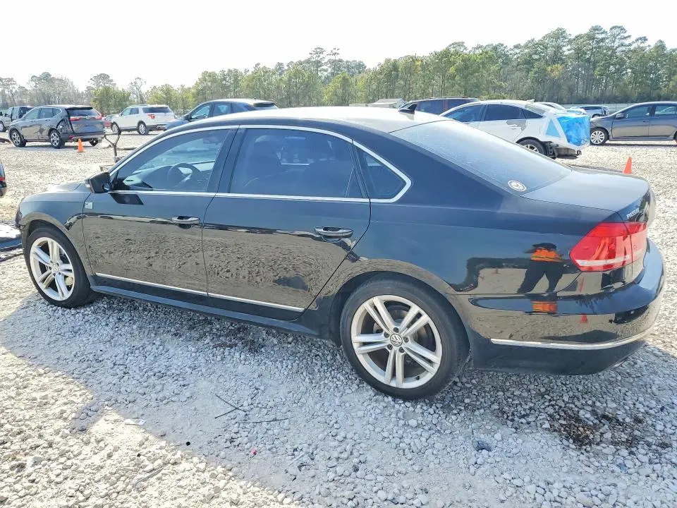 2015 VOLKSWAGEN PASSAT SE  