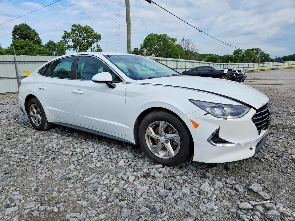 2021 HYUNDAI SONATA SE  
