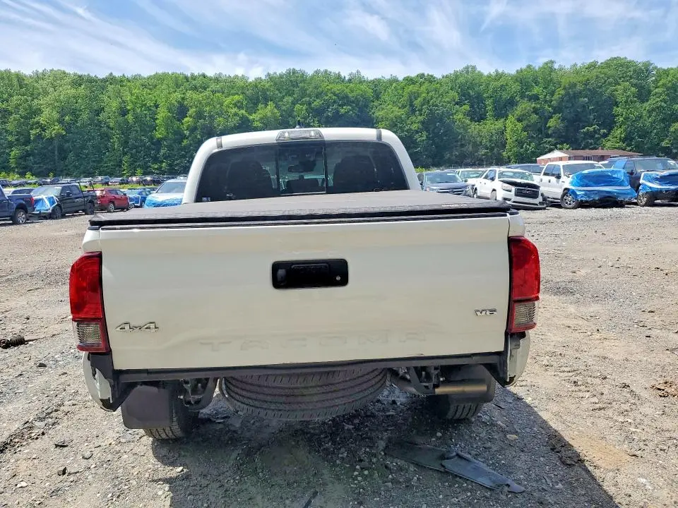 2022 TOYOTA TACOMA SR5 V6  