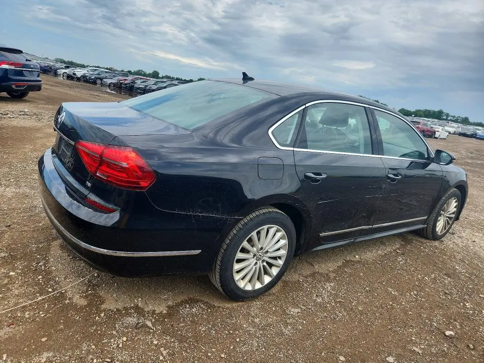 2016 VOLKSWAGEN PASSAT SE  