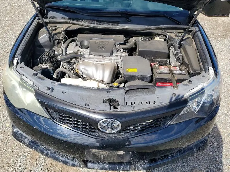 2014 TOYOTA CAMRY SE  