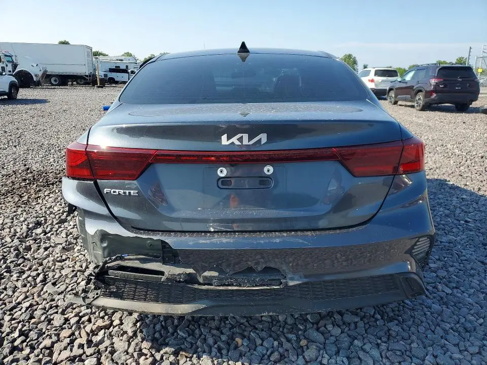 2024 KIA FORTE LXS  