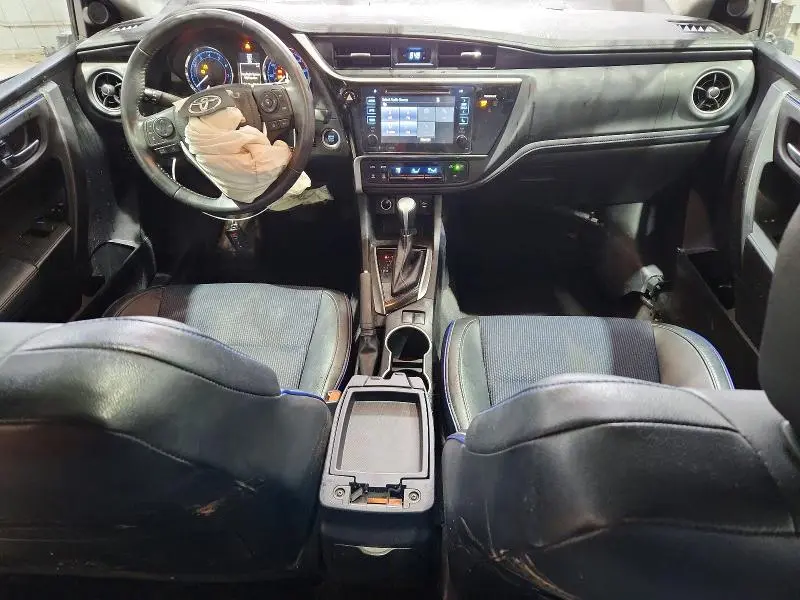 2017 TOYOTA COROLLA SE  