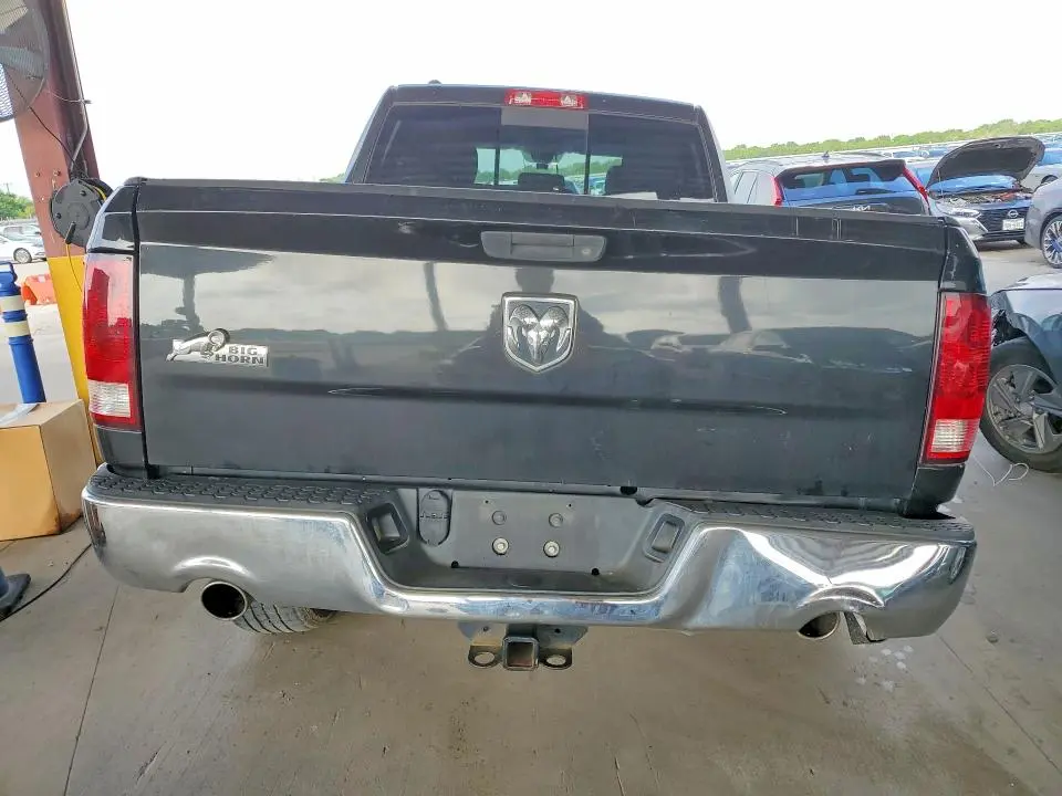 2016 RAM 1500 SLT  