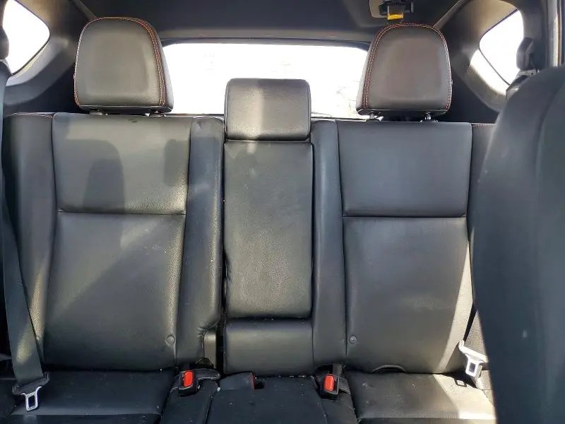 2016 TOYOTA RAV4 SE  