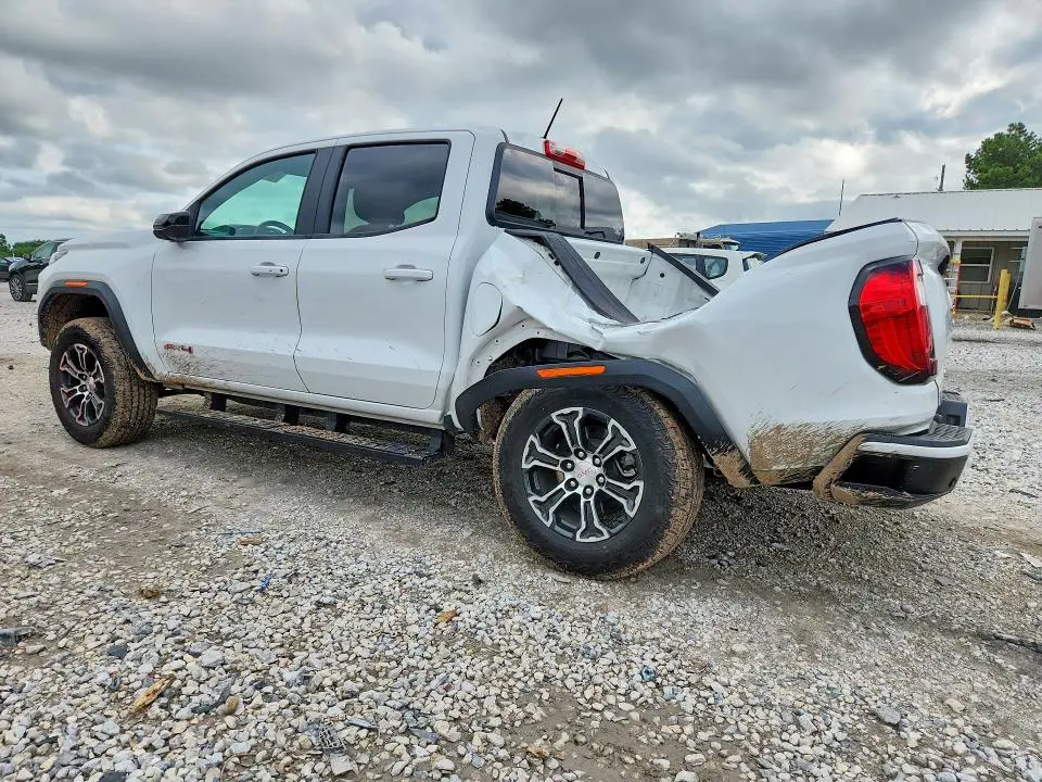 2023 GMC CANYON AT4  