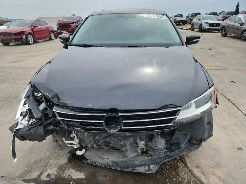 2016 VOLKSWAGEN JETTA SE  