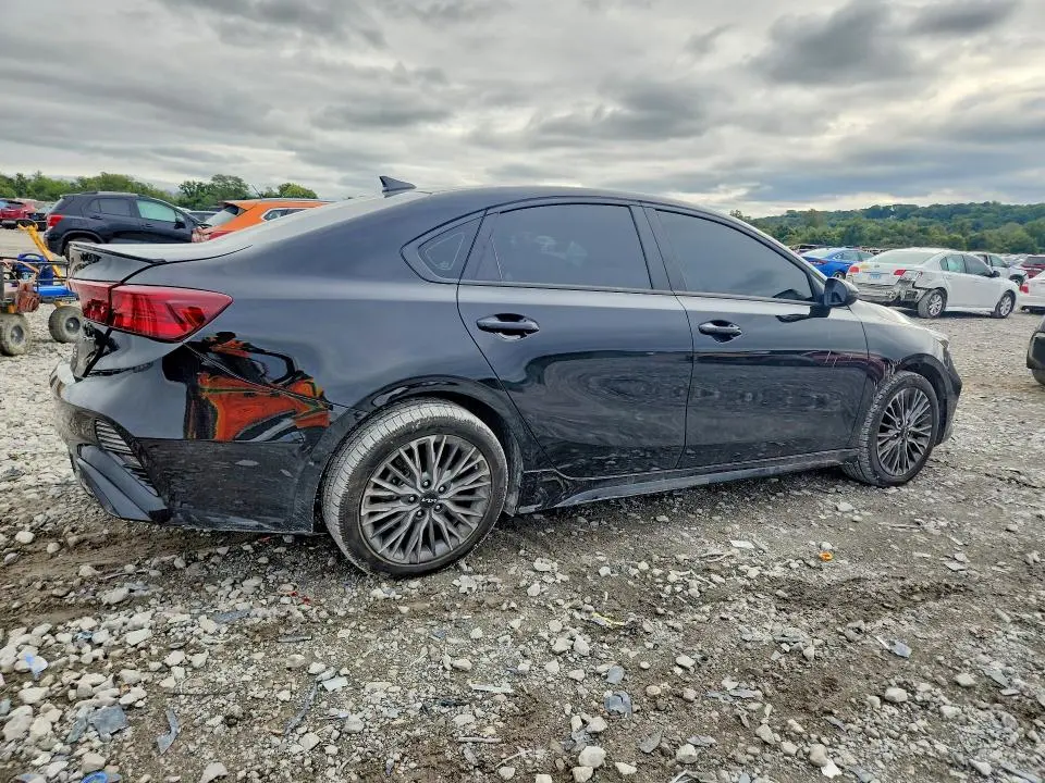 2024 KIA FORTE GT LINE  