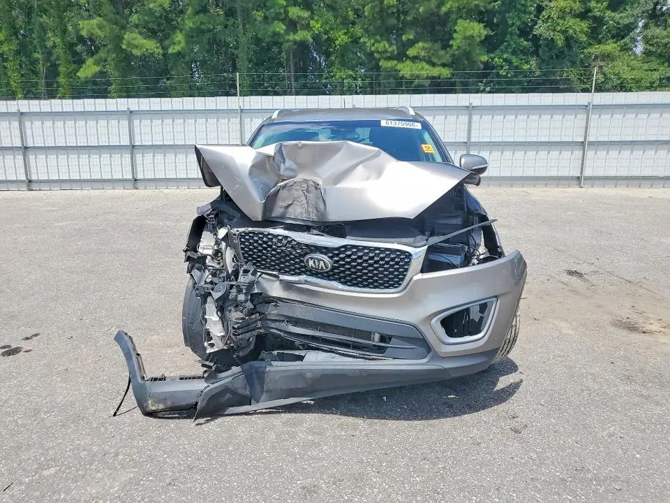 2017 KIA SORENTO LX  