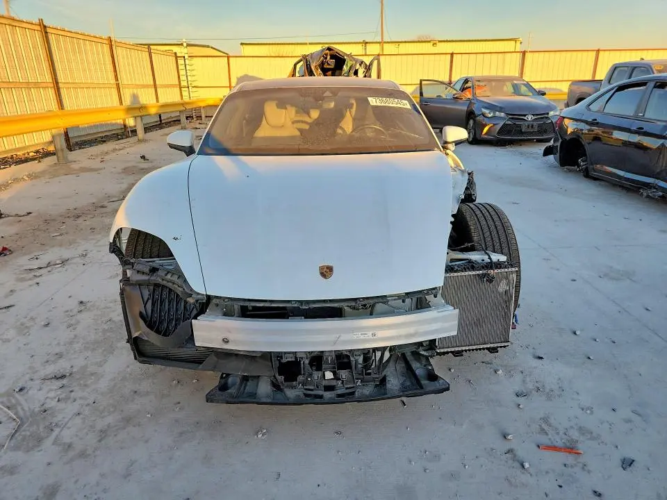 2021 PORSCHE TAYCAN   