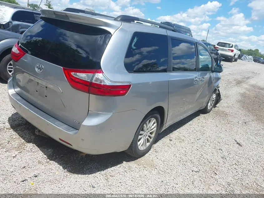 2015 TOYOTA SIENNA XLE 8 PASSENGER