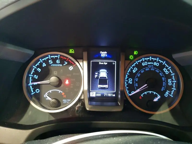 2021 TOYOTA TACOMA SR5 V6  