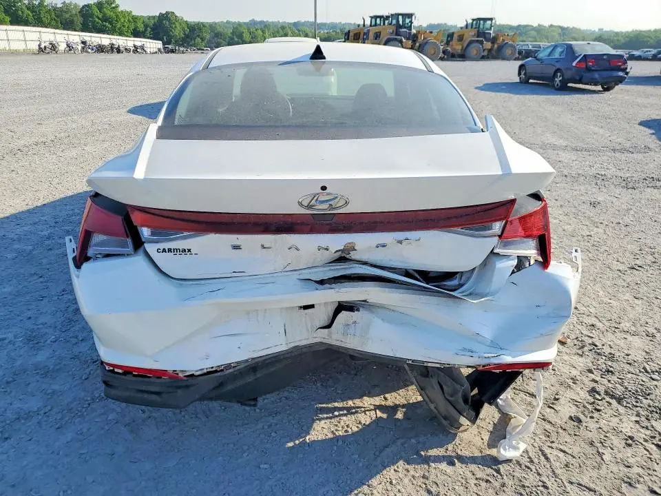 2021 HYUNDAI ELANTRA SE  
