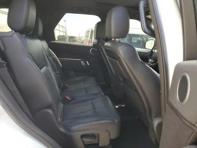 2017 LAND ROVER DISCOVERY SE  