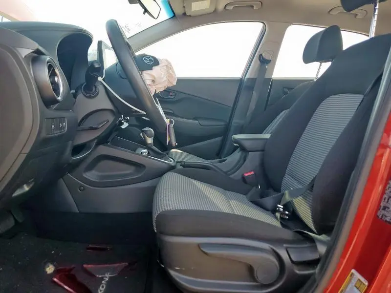 2023 HYUNDAI KONA SE  
