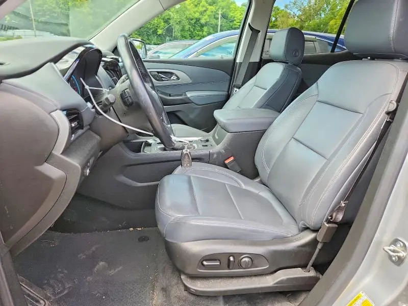 2021 CHEVROLET TRAVERSE LT  