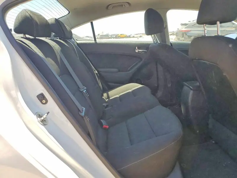 2016 KIA FORTE LX  