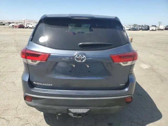 2019 TOYOTA HIGHLANDER LE  
