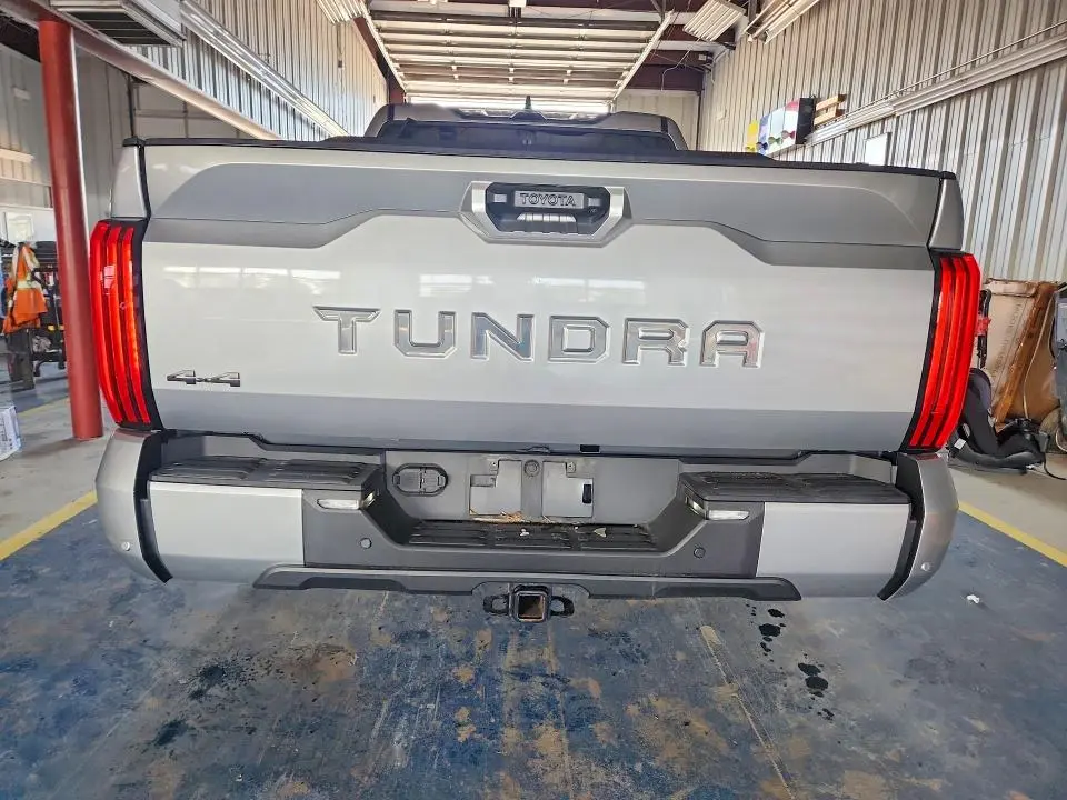 2024 TOYOTA TUNDRA SR5  