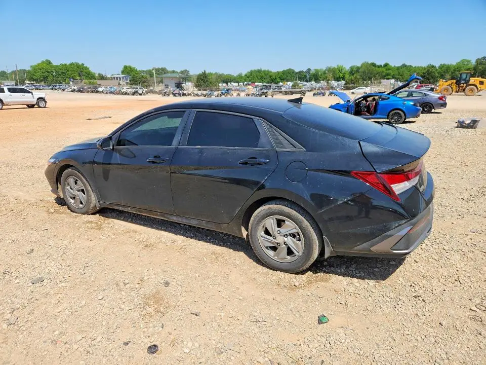 2024 HYUNDAI ELANTRA SE  