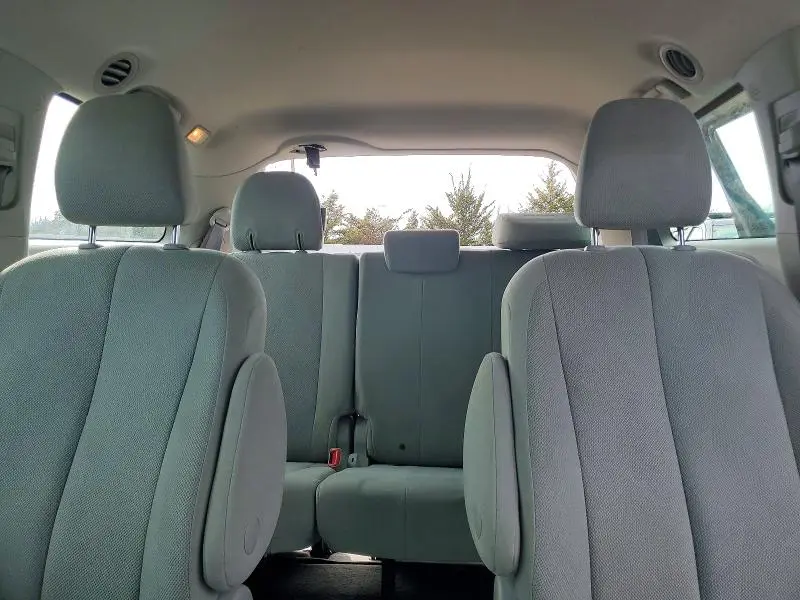 2014 TOYOTA SIENNA L 7-PASSENGER  