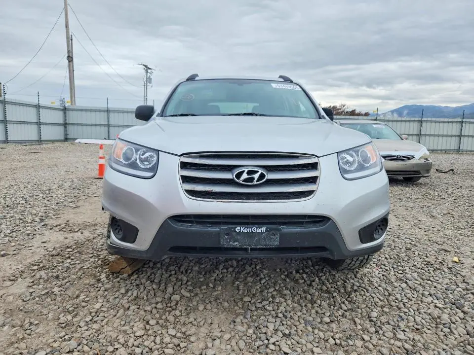 2012 HYUNDAI SANTA FE GLS  