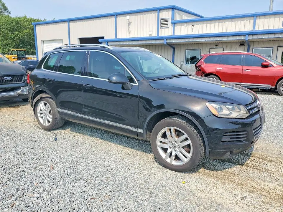 2012 VOLKSWAGEN TOUAREG V6  
