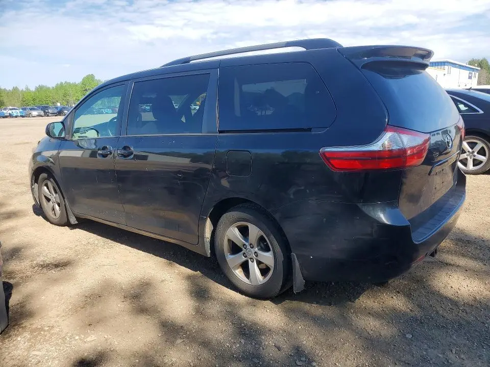 2015 TOYOTA SIENNA LE  