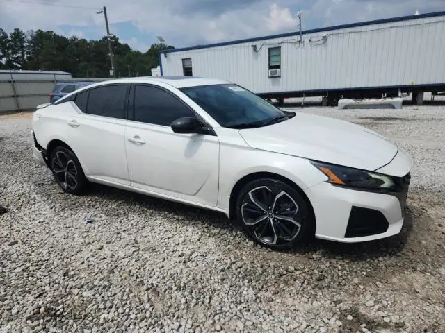 2023 NISSAN ALTIMA SR  