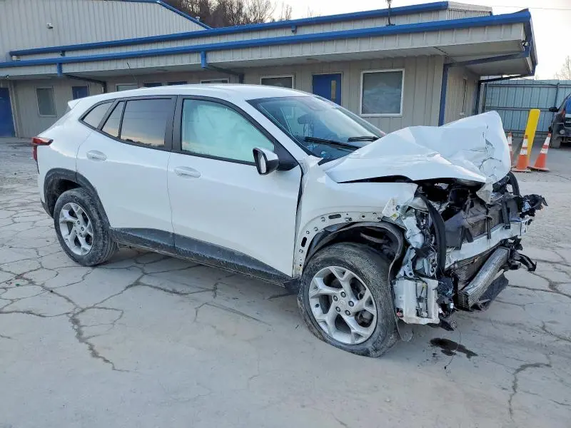 2025 CHEVROLET TRAX LS  