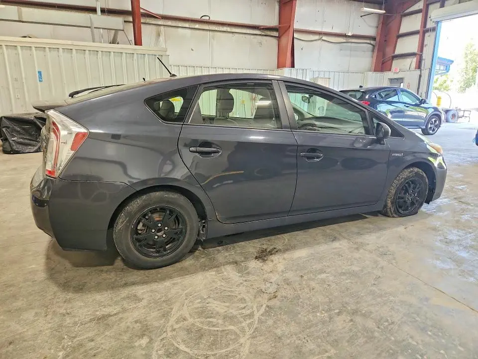 2013 TOYOTA PRIUS TWO  