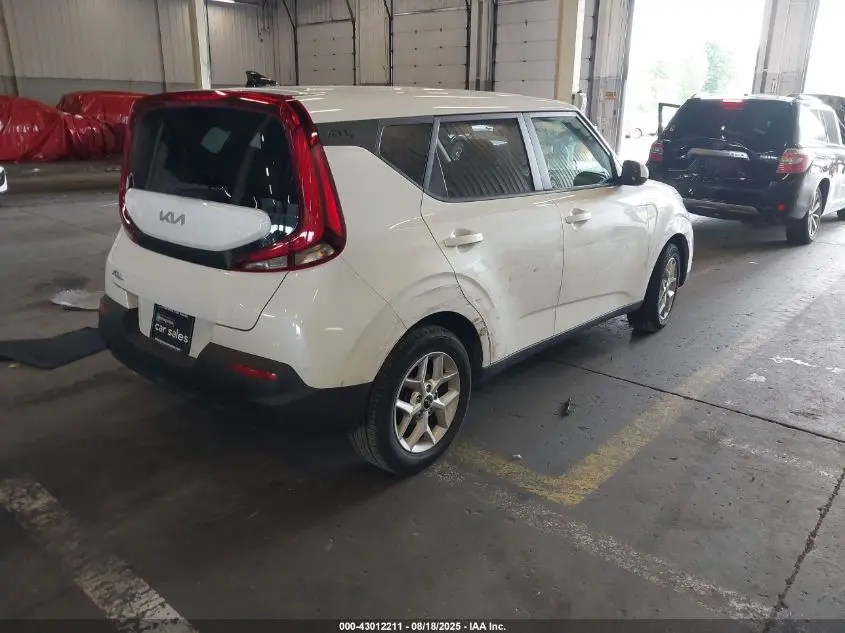 2022 KIA SOUL LX