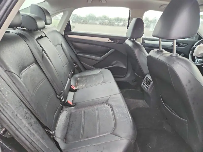 2013 VOLKSWAGEN PASSAT SE  