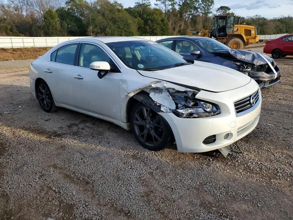 2014 NISSAN MAXIMA S  