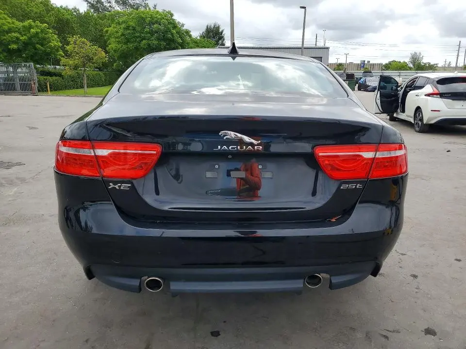 2019 JAGUAR XE PREMIUM  