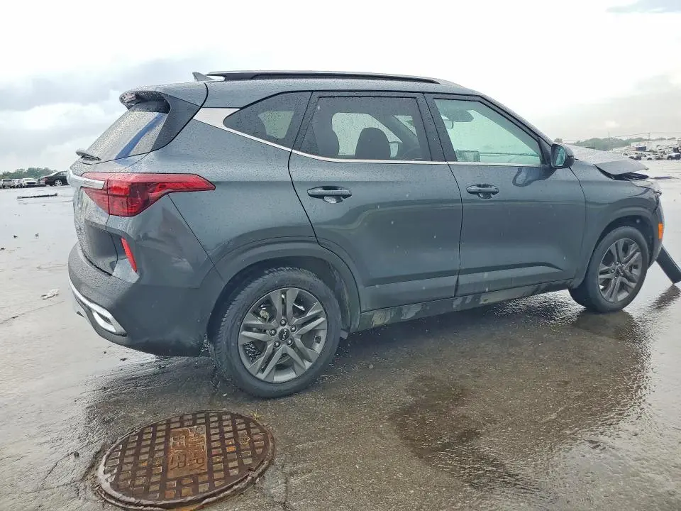 2023 KIA SELTOS S  