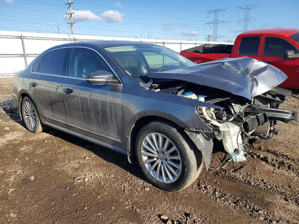 2017 VOLKSWAGEN PASSAT SE  