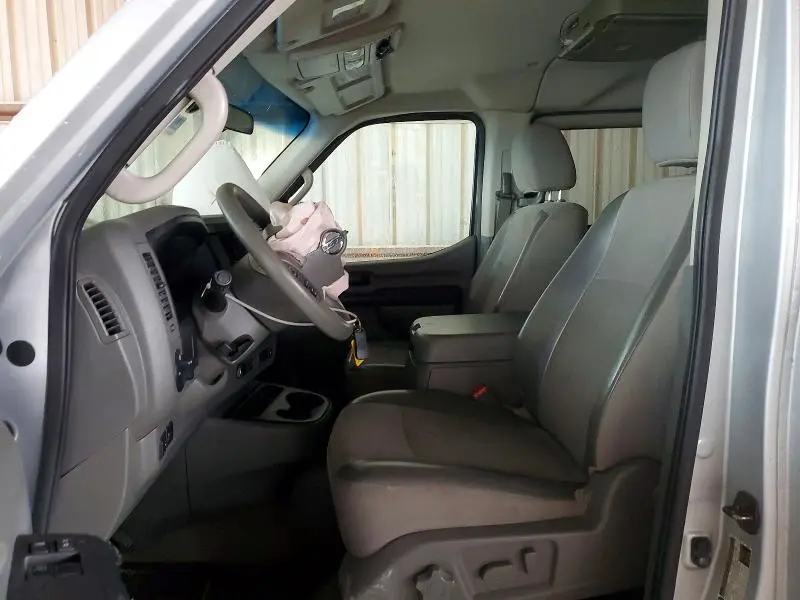 2015 NISSAN NV 3500 HD SV  