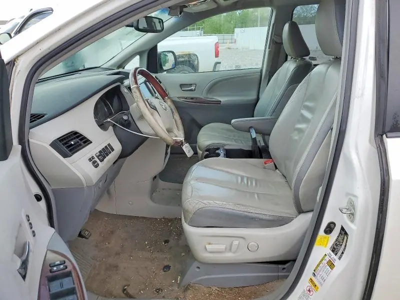 2013 TOYOTA SIENNA LIMITED 7-PASSENGER  