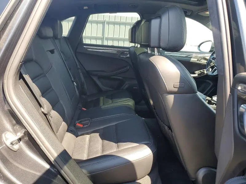 2017 PORSCHE MACAN TURBO  