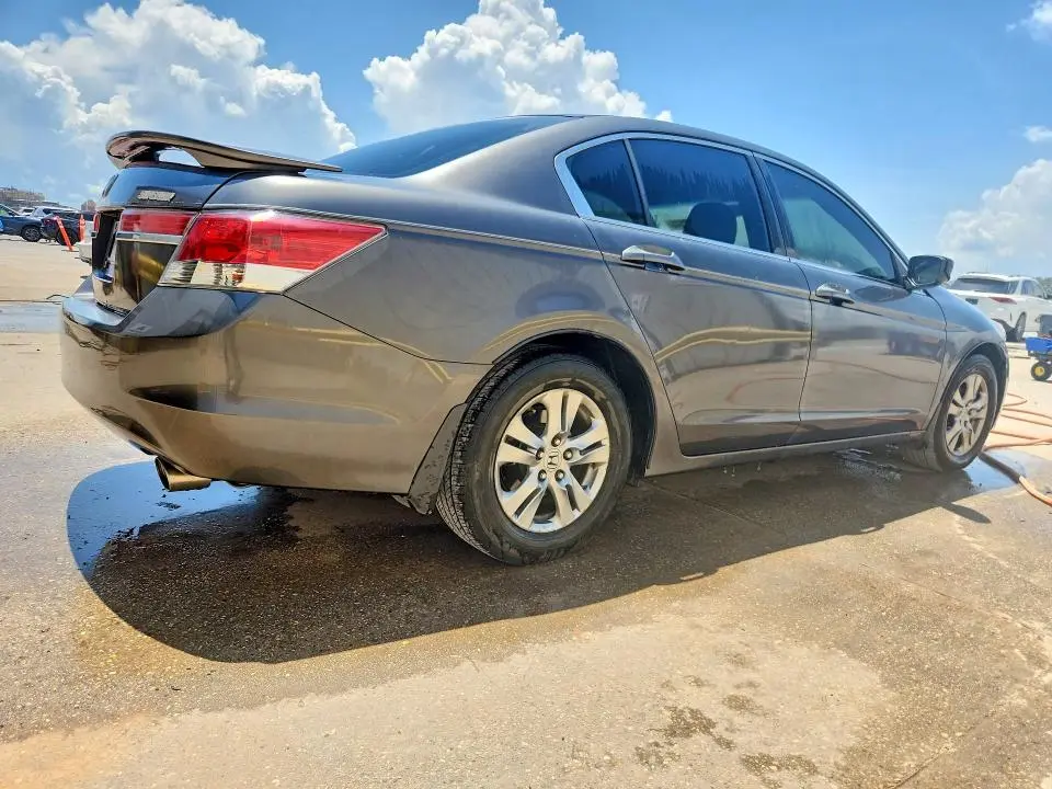 2011 HONDA ACCORD LXP  