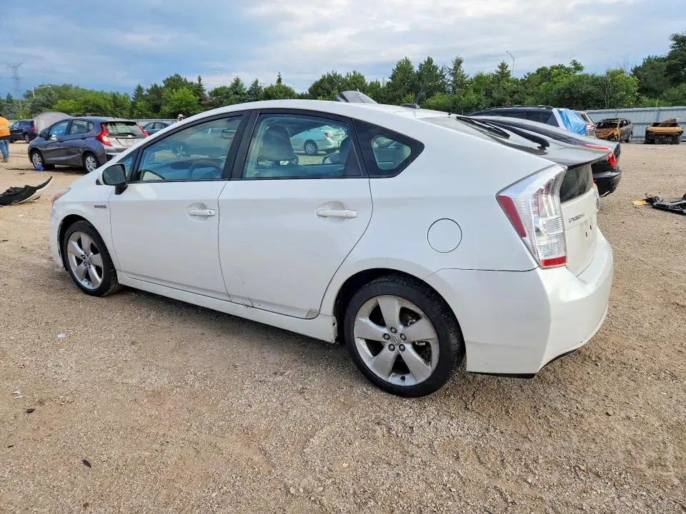 2010 TOYOTA PRIUS V  