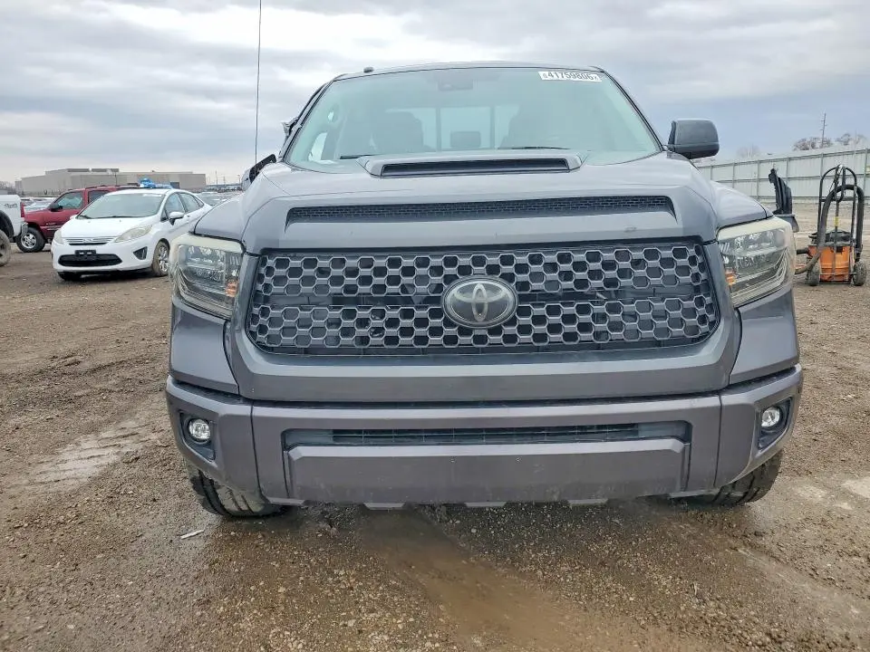 2018 TOYOTA TUNDRA SR5  