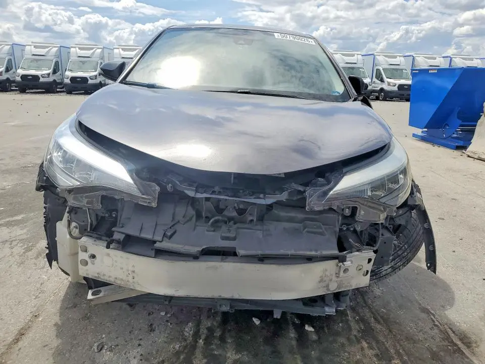 2020 TOYOTA C-HR LE  