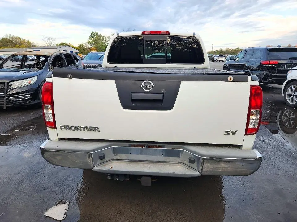 2016 NISSAN FRONTIER SV  