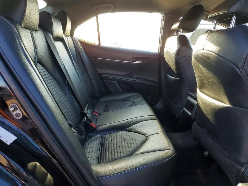 2019 TOYOTA CAMRY SE  