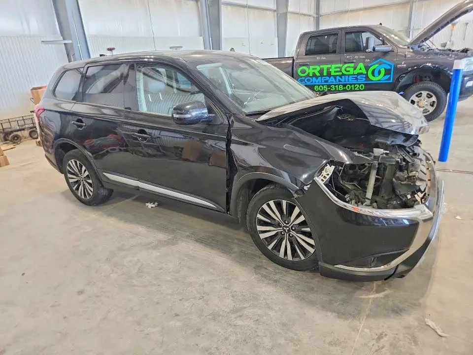 2020 MITSUBISHI OUTLANDER SE  